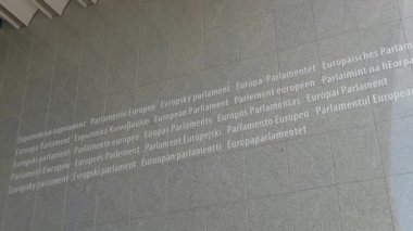 Çok Dilli Avrupa Parlamentosu İmzası