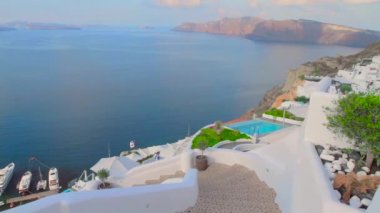 Santorini'de Geçmiş Adımları İzleme