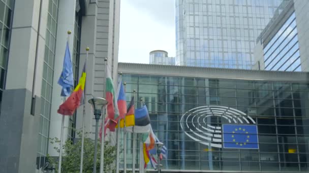 EU-Medlemsflaggor i Bryssel — Stockvideo