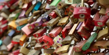 Panning Down Aşk Kilitleri 4k