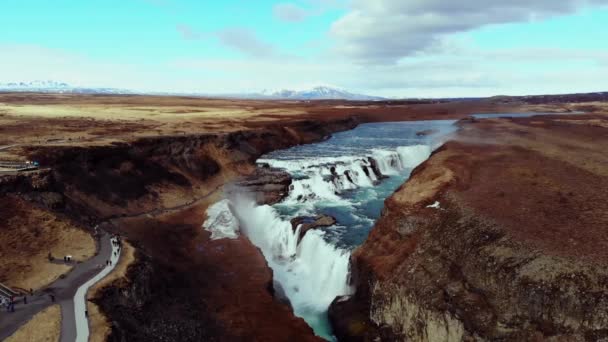 Вид с воздуха на водопад Галлфосс в Исландии — стоковое видео