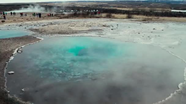 Napařování horké jaro na Islandu — Stock video