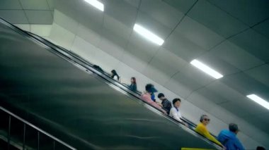 Pov Bir Yürüyen Merdiven Kadar Seyahat