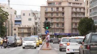 Turistler Cross Street bekliyor