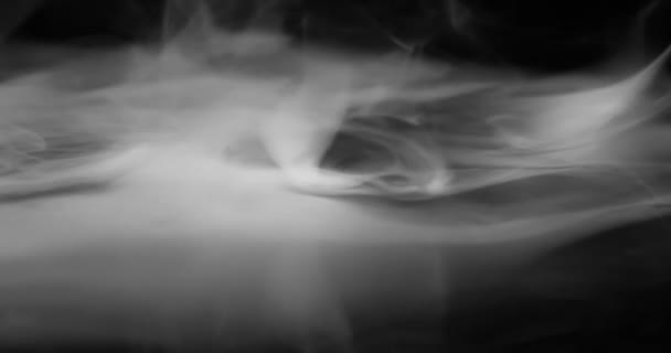 Krypande tungor av dimma 4K — Stockvideo