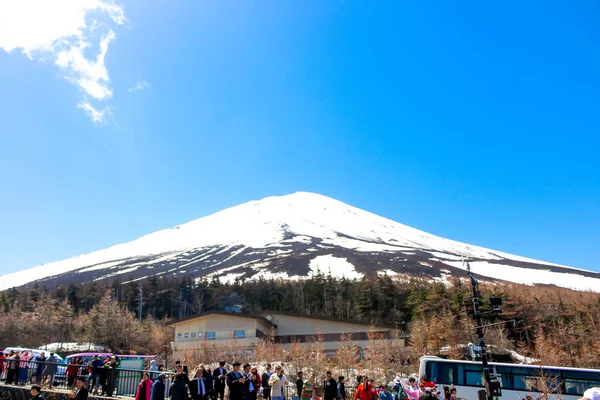 月19日 2018 日駅前富士山日本 ロイヤリティフリーのストック画像