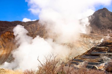 Hakone, Japonya'dan çıkan owakudani Duman'da dağdaki Dumanın Closeup Görünümü
