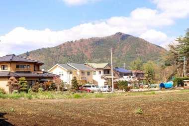 Ev Japonya stili Hakone dağ önünde görünümünü