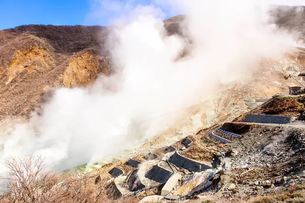 Manzara Dağı'nda owakudani duman duman Hakone, Japonya'dan gelme dışarı