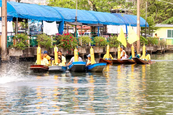 Samutsakorn Thailand July Many People Boat Parading Traditional Candles Temple — Stock Photo, Image