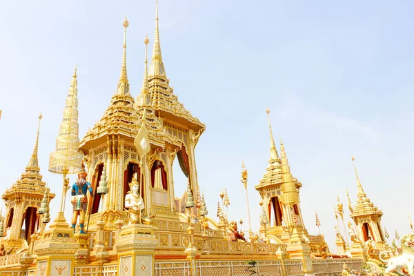 Bangkok, Tayland - 04 Kasım 2017; Manzara 04 Kasım 2017'de Royal Crematorium'un çevresindeki tamamlayıcı yapılar