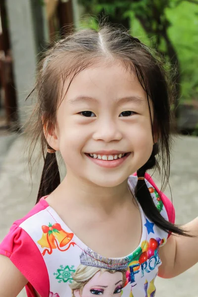 Nahaufnahme Gesicht Von Klein Asiatisch Mädchen Smile — Stockfoto