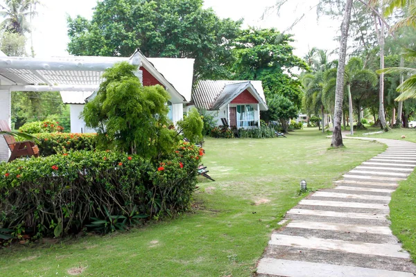 Pohled Bílé Jediné Bungalovů Thajsku Ostrov Koh Mak — Stock fotografie