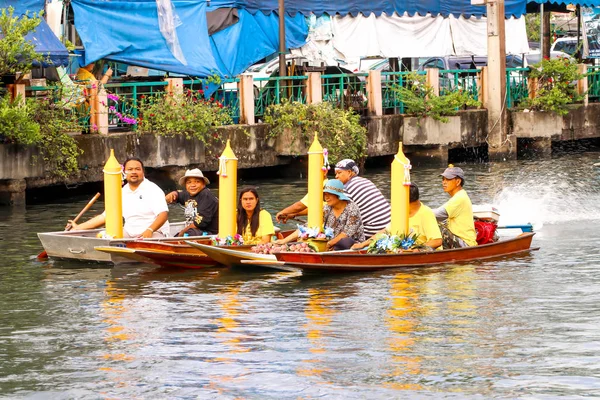 Samutsakorn Thailand July Close Boat Parades Boat Traditional Candles Temple — Stock Photo, Image