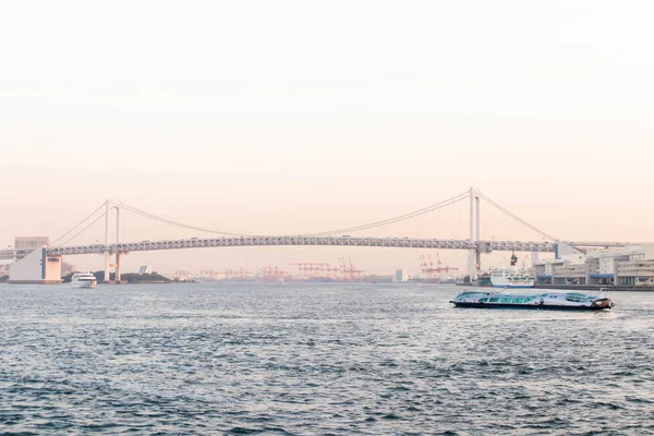Singola Grande Barca Punto Vista Del Fiume Sumida Ponte Arcobaleno — Foto Stock