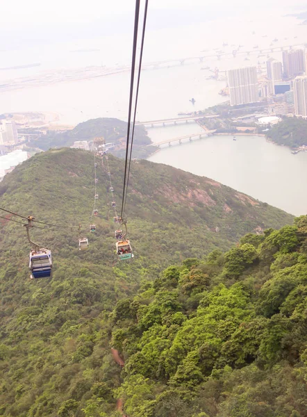 Paisagem de Nong Ping Cable Car com a montanha — Fotografia de Stock