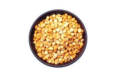 Split nohut da Chana Dal, nohut mercimek kurutulmuş veya Toor Dal, sarı split nohut, ham mercimek, beyaz arka plan üzerinde izole Pakistan/Hindistan fasulye yığını olarak biliyorum