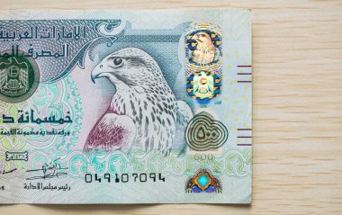 BAE 'nin Kapanışı 500 dirhem para, kağıt para