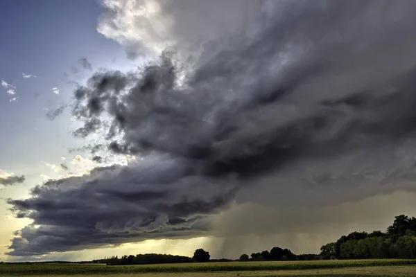 Grande Nuvem Chuvosa Verão Sobre Campo Algum Lugar França — Fotografia de Stock
