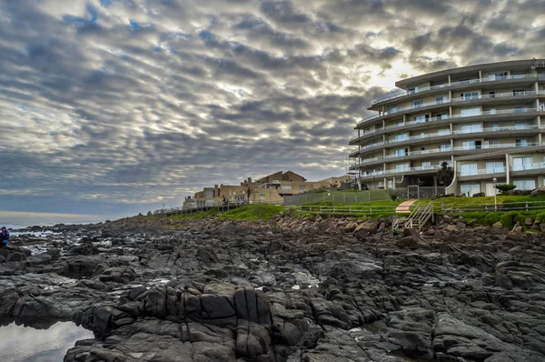 Pintoresca y rocosa playa de Ballito en el norte de Durban, KZN Sur — Foto de Stock