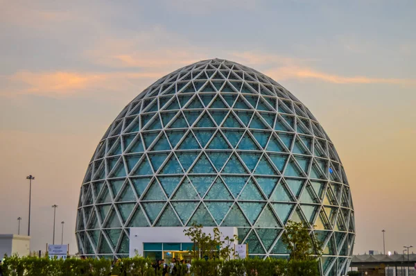 Die großartige Scheich-Zayed-Moschee in abu dhabi uae — Stockfoto