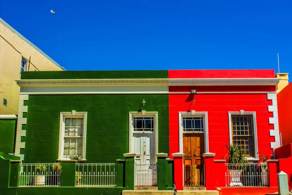 Красочные улицы Бо-Каапа малайская колония в Кейптауне Соу — стоковое фото