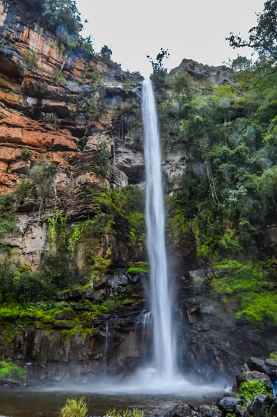 Hermosa aislado y majestuoso Lonecreek o Lone arroyo cae, cascada en Sabie Mpumalanga Sudáfrica — Foto de Stock