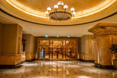 Görkemli ve Emirates Palace Abu Dhabi Birleşik Arap Emirlikleri adıyla bilinen Saray beach açık otel
