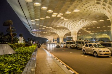 Mumbai International airport gece boyunca güzel dış