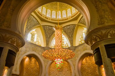 Abu Dhabi Birleşik Arap Emirlikleri'en büyük ve muhteşem Sheikh Zayed Camisi
