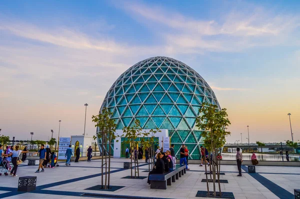 Die großartige Scheich-Zayed-Moschee in abu dhabi uae — Stockfoto