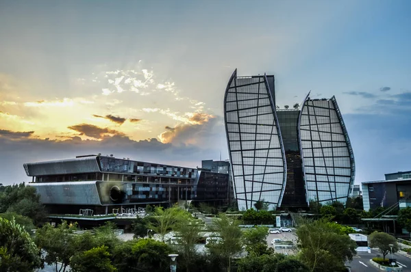 Edifícios de escritórios em Sandton, centro financeiro de Joanesburgo — Fotografia de Stock