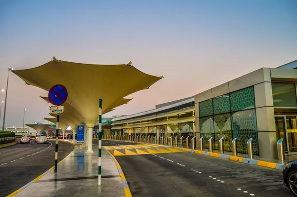 Aeroporto Internacional Abu Dhabi Emirados Árabes Unidos — Fotografia de Stock