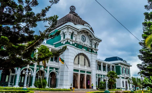 Mozambik Afrika 'da Maputo sokağı ve şehir manzarası