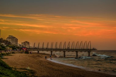 Umhlanga Gezinti İskelesi. Kwazulu Natal Durban Kuzey Afrika 'da bir balina iskelesi.