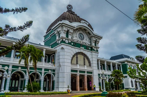 Mozambik Afrika 'da Maputo sokağı ve şehir manzarası