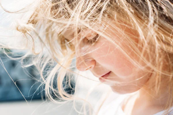 Girl Child Dancing Roof Wind Hair Sun Glasses Joy Childhood — Stock Photo, Image