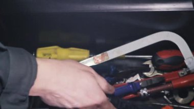 adam araç kutusunu açın ve bir araç kutusunda düzenlemek için.