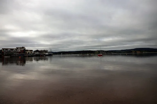 Devon 'da Exmouth boğaz ve plaj.