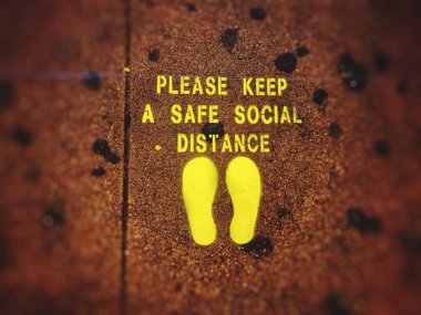 New York, ABD - 8 Haziran 2020: Lütfen güvenli sosyal mesafe işareti - görüntü.