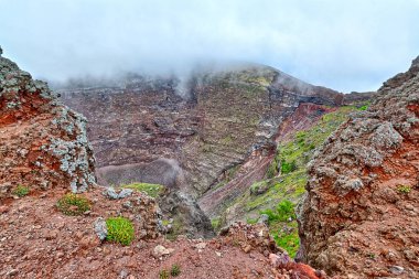 Hala faal yanardağı Vezüv İtalya Napoli yakınındaki bir zam üzerinde güzel doğa ve inanılmaz manzara keşfedeceksiniz