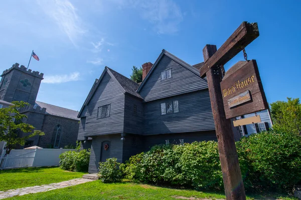 Jonathan Corwin Evi, ABD 'nin Massachusetts MA, Salem' in tarihi şehir merkezindeki 310 Essex Caddesi 'ndeki Cadı Evi olarak bilinir. Bu ev 1692 'deki Salem Cadısı Duruşmalarıyla bağlantılı tek bina.. 