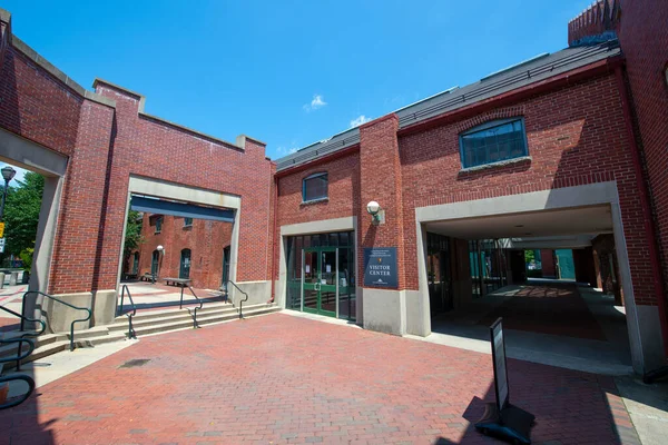 SALEM, MA, USA - JUL. 19, 2019: Salem Denizcilik Ulusal Tarihi Tarihi Tarihi Site Ziyaretçi Merkezi Tarihi Salem Şehir Merkezi, Massachusetts MA, ABD. 