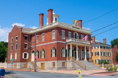 Salem, Massachusetts MA, ABD 'deki Salem Denizcilik Ulusal Tarihi Sitesi' nde (NHS) Gümrük Dairesi. Bu federal tarz bina 1819 'da inşa edildi ve ABD' deki ilk NHS binasıdır..