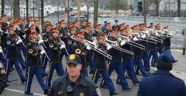 WASHINGTON, DC - 20 Ocak 2017: ABD 'nin başkenti Washington' da ABD 'nin 45. Başkanı Donald Trump' ın göreve başlamasından sonraki Başkanlık Yürüyüşü.