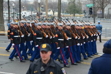 WASHINGTON, DC - 20 Ocak 2017: ABD 'nin başkenti Washington' da ABD 'nin 45. Başkanı Donald Trump' ın göreve başlamasından sonraki Başkanlık Yürüyüşü.