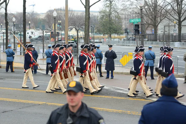 WASHINGTON, DC - 20 Ocak 2017: ABD 'nin başkenti Washington' da ABD 'nin 45. Başkanı Donald Trump' ın göreve başlamasından sonraki Başkanlık Yürüyüşü.