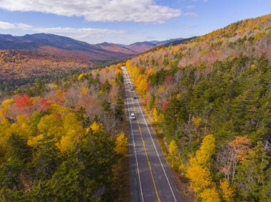 White Mountain Ulusal Ormanı, Hancock Notch hava manzarası yakınlarındaki Kancamagus Otobanı 'nda New Hampshire NH, ABD.