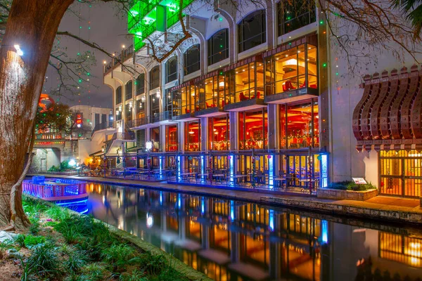 San Antonio River Paseo Barco Con Luz Cerca Villita Centro —  Fotos de Stock