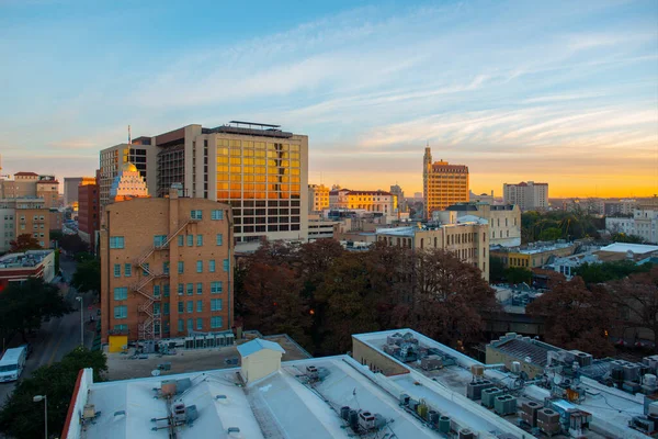 Zabytkowe Budynki Centrum San Antonio Tym Emily Morgan Hotel Wschodzie — Zdjęcie stockowe